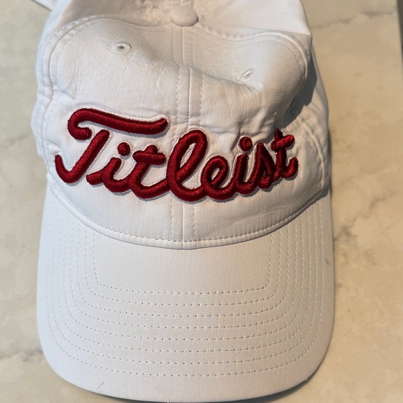 NWOT Titleist White cap with Red Embroidery - Picture 1 of 3